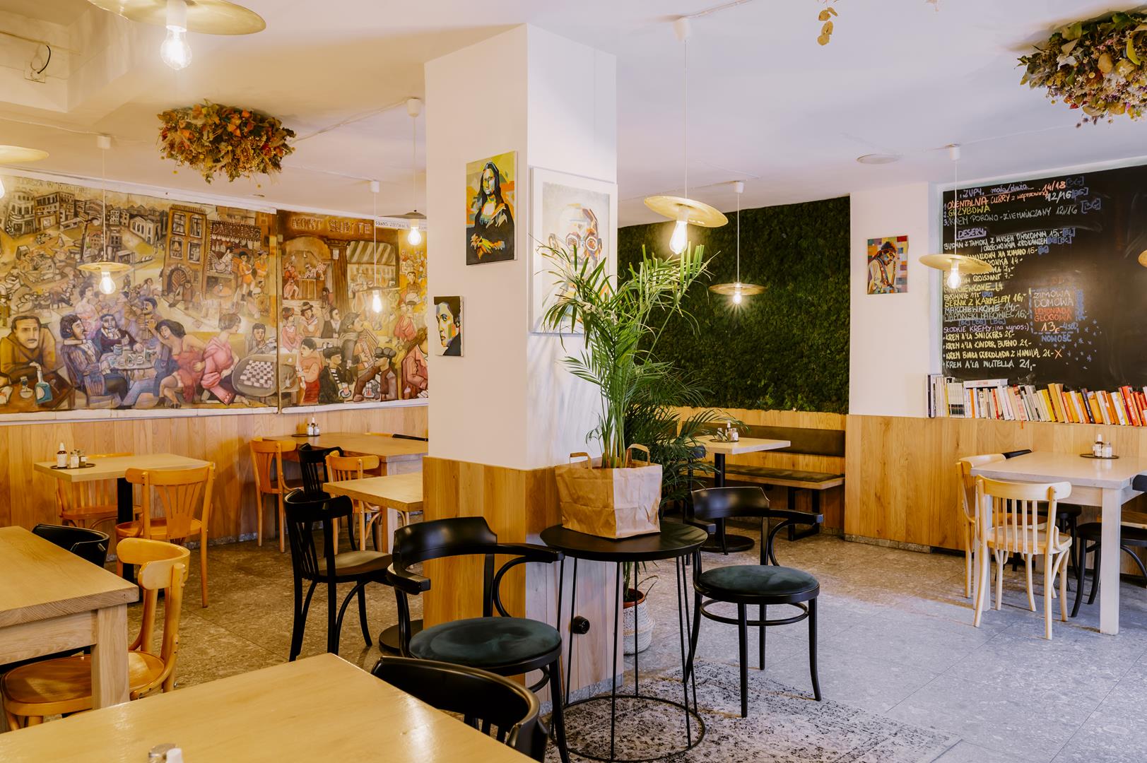 Wnętrze restauracji Zielony Talerzyk