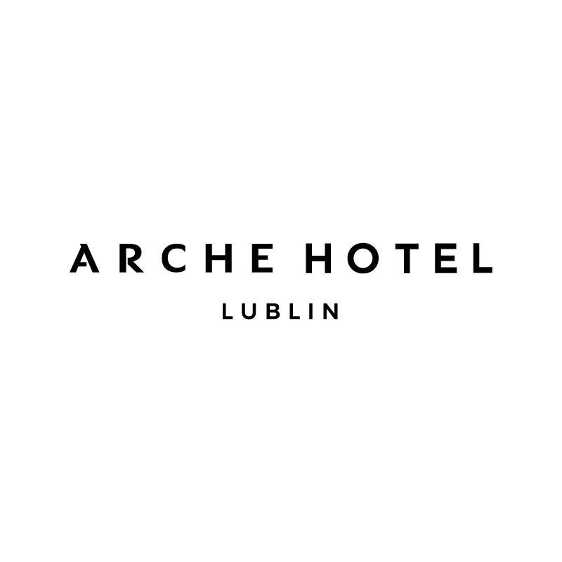 Logo hotelu. Czarne litery na białym tle. Napis: Arche Hotel Lublin