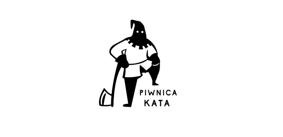 Czarno-białe logo Piwnicy Kata. Kat wsparty o topór i napis: Piwnica Kata.