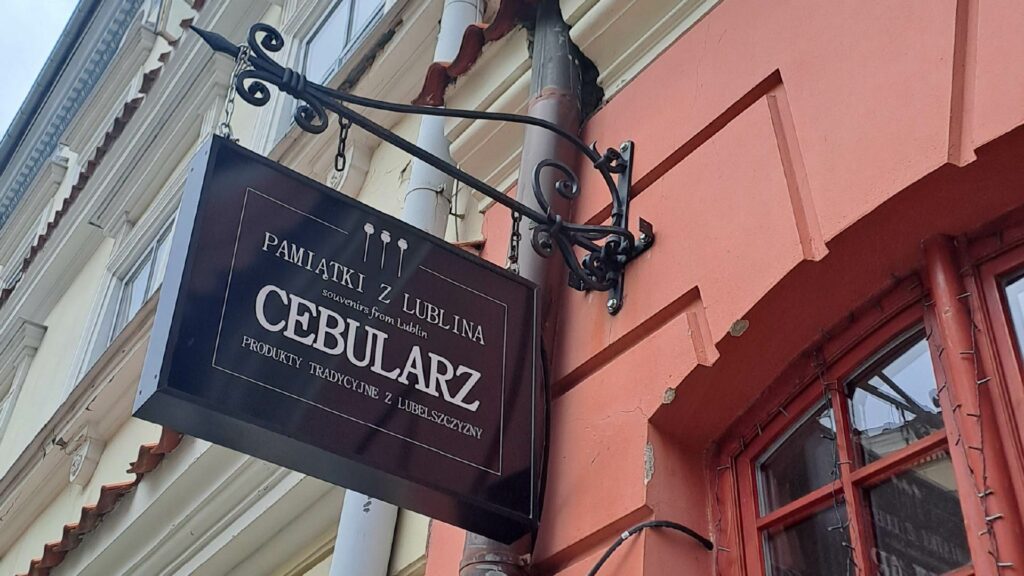 Szyld sklepu Cebularz