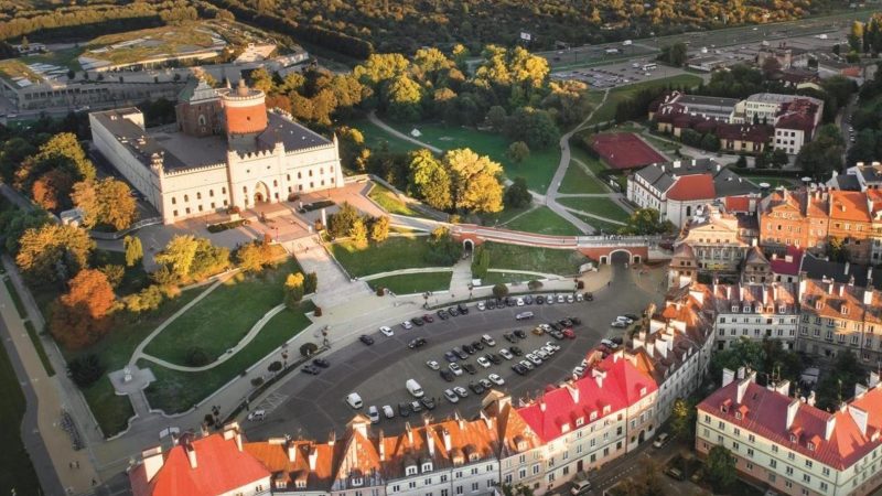 Plac zamkowy z okiem cadyka